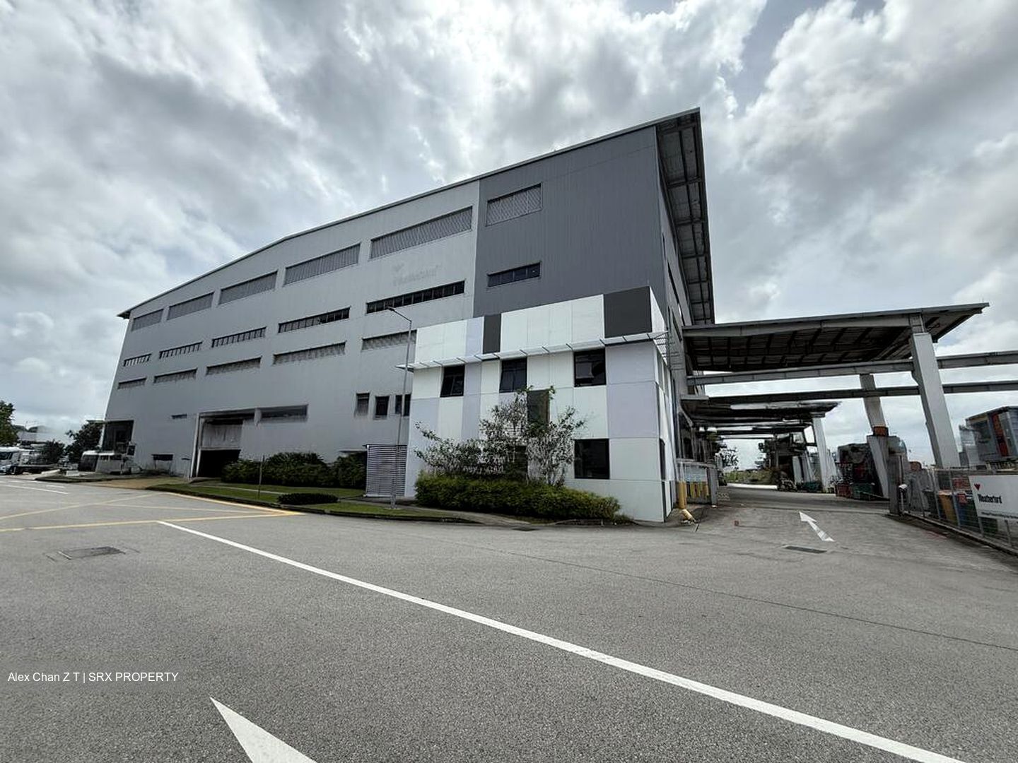 Loyang Crescent (D17), Factory #578706061